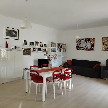 Casa Con Terrazza Ferienhaus Calasetta